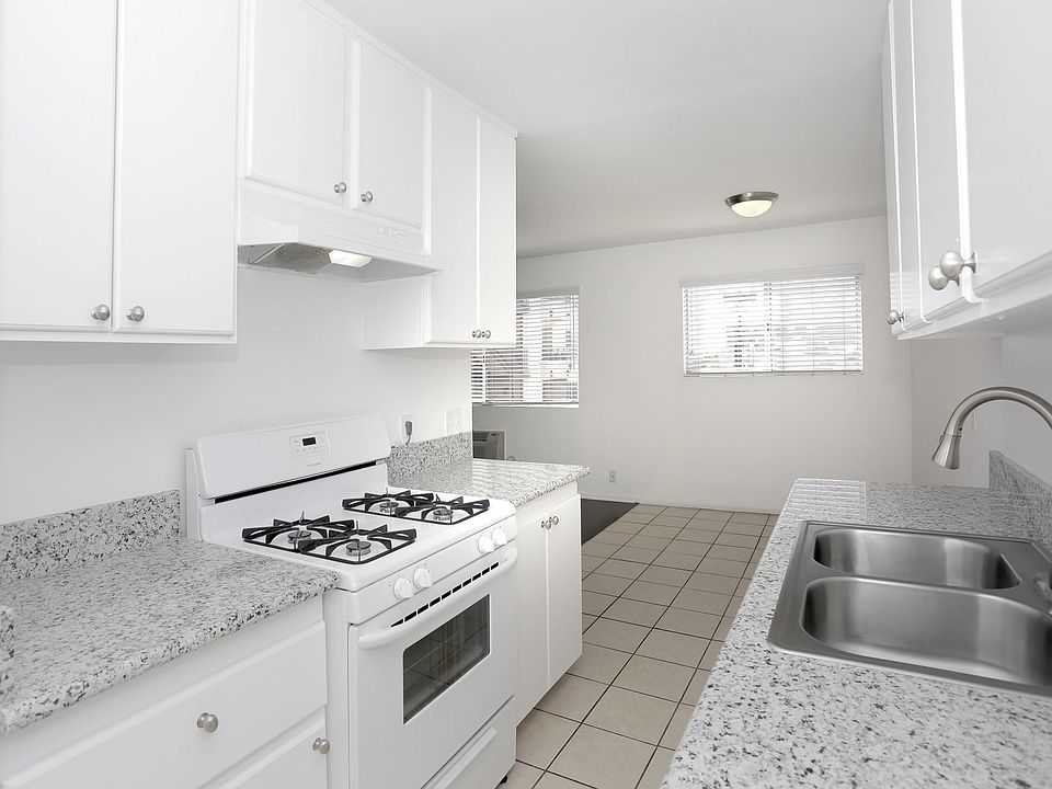 *IMAGES: Model Unit -Vacant units might differ slightly, inquire within for images/video from our manager
