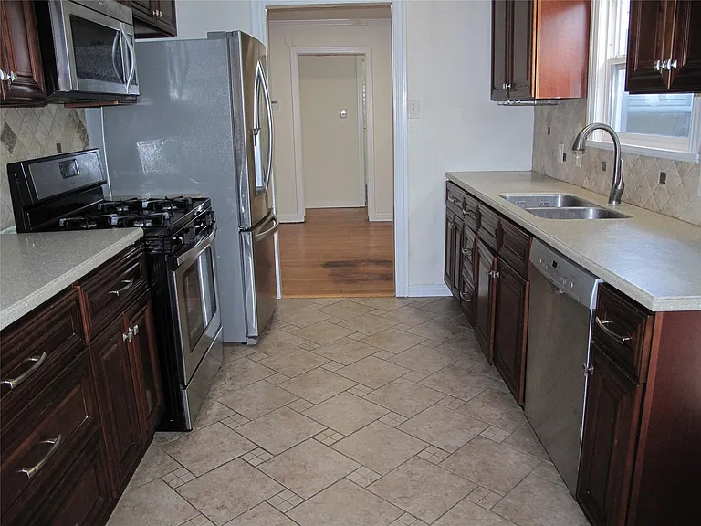 5125 Locust St — Photo 7