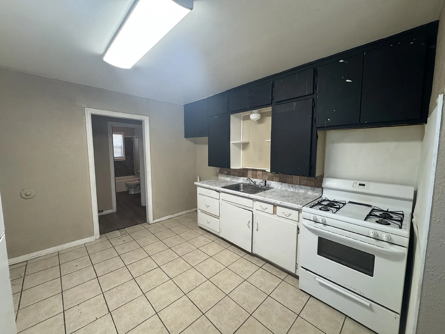 1 bed, 1.0 bath, 676 sqft, $525 — Photo 3