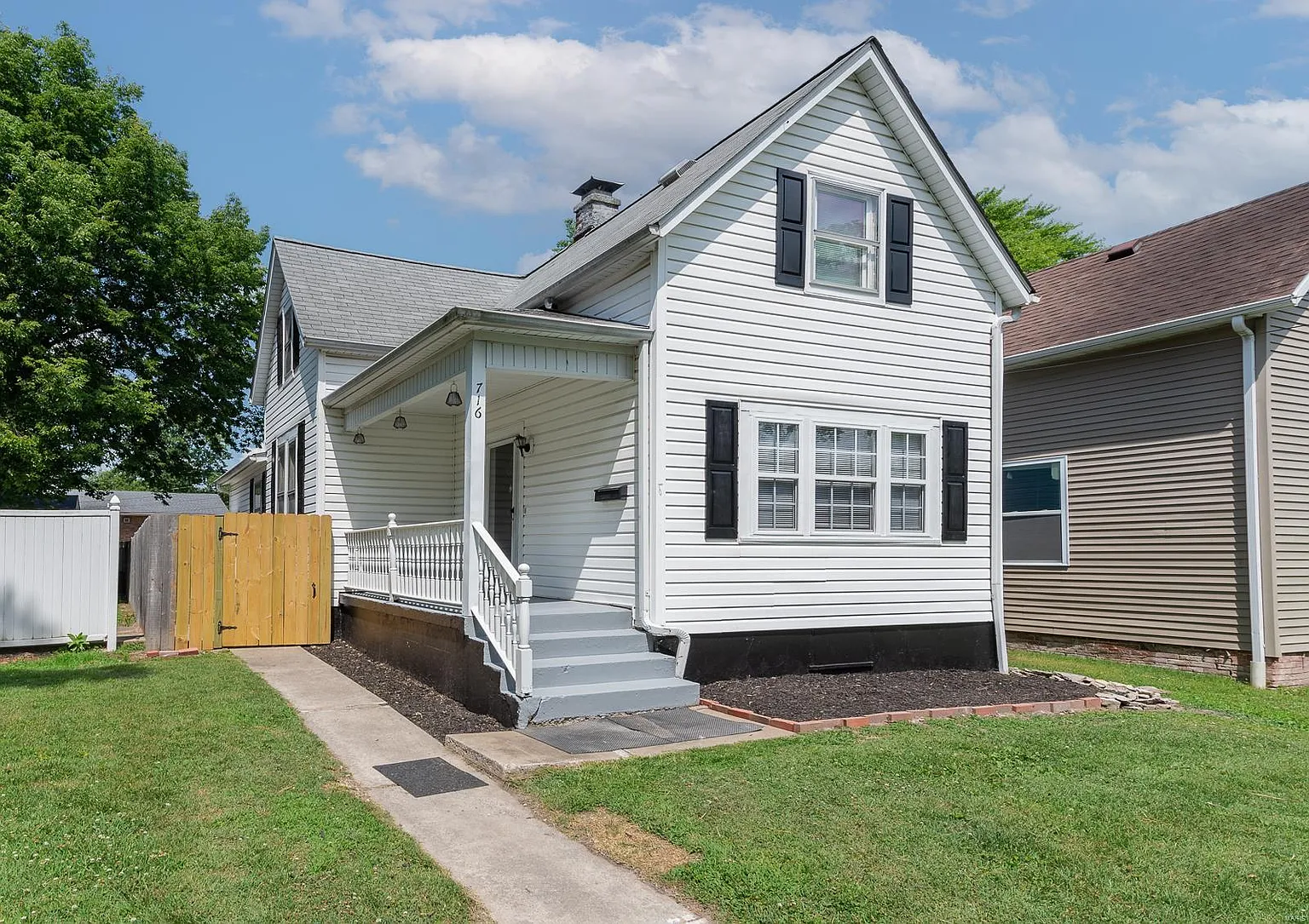 716 Pine St photo 1