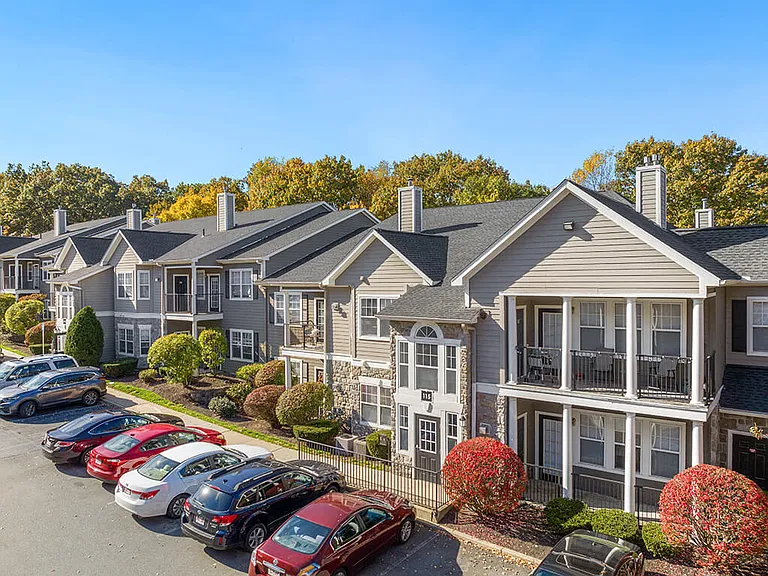 River Pointe at Den Rock Apartments — Photo 40