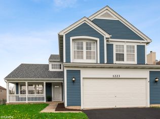 1223 Sanctuary Ln, Naperville, IL 60540