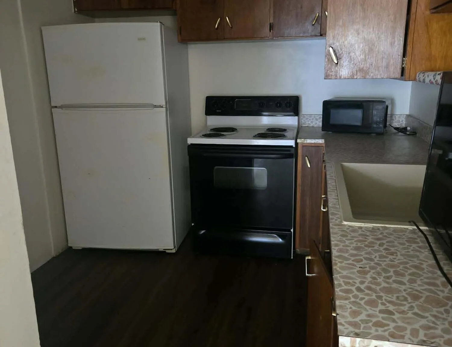 1 bed, 1.0 bath, 600 sqft, $1,300 — Photo 3