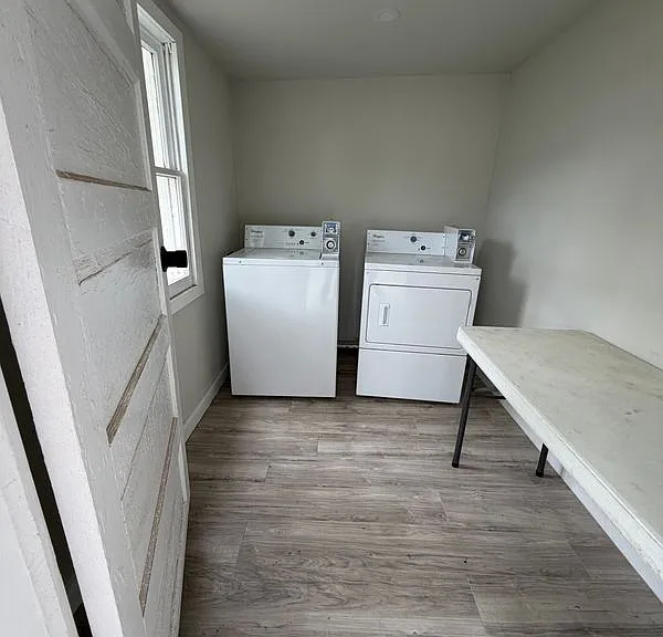 221 E 3rd St #BOTTOM — Photo 6