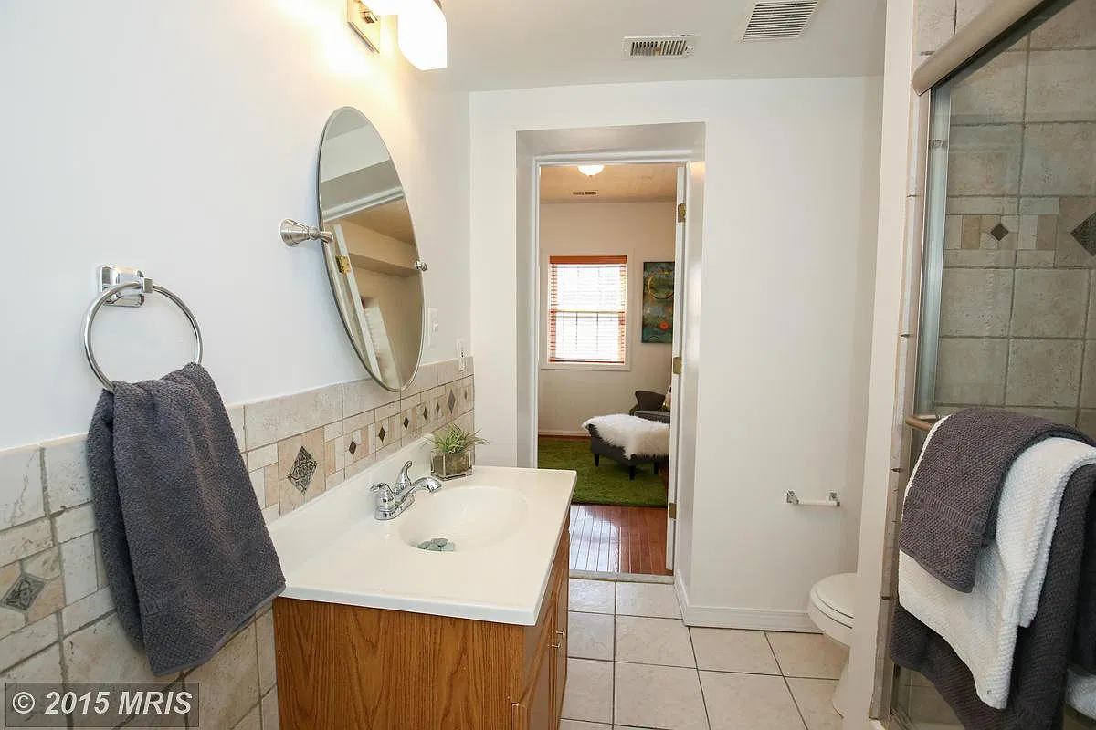 4 bed, 2.5 bath, 2381 sqft, $4,250 — Photo 4