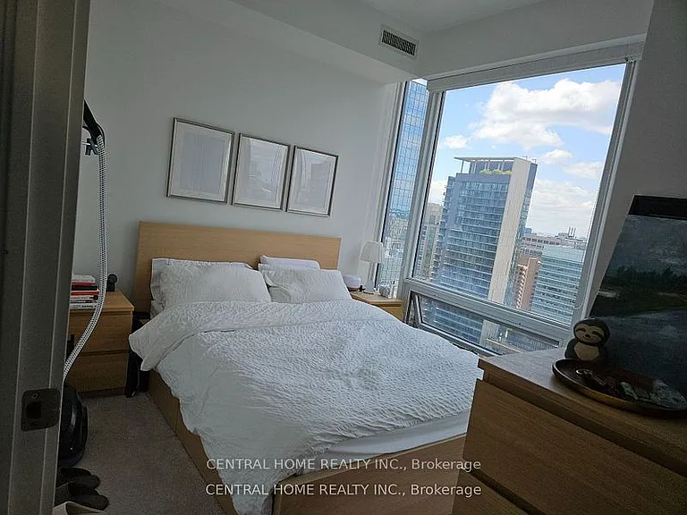 15 Grenville St #2603 — Photo 10