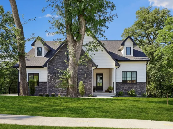 10415 Thorne Dr, West Des Moines, IA 50266