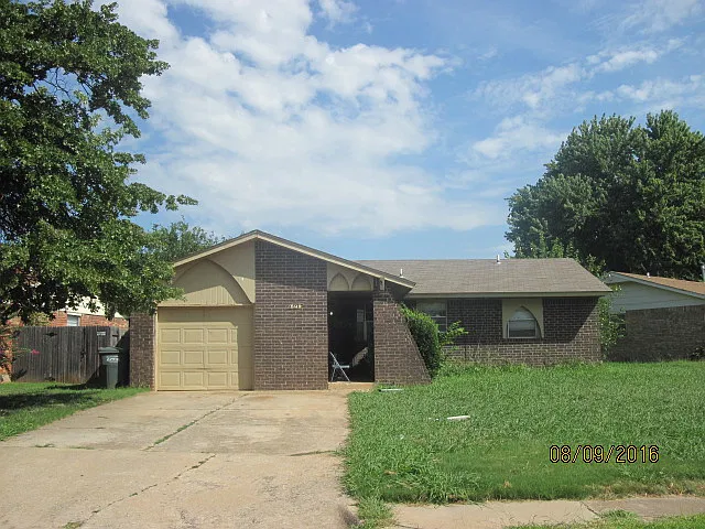 609 Robin Hill Rd #1