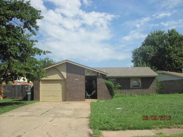 609 Robin Hill Rd #1, Edmond, OK 73003