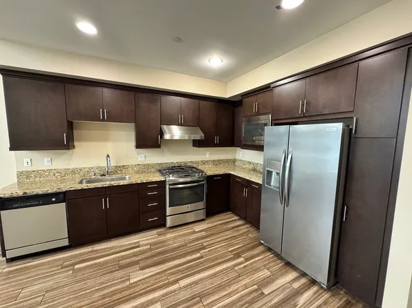 1506 W Artesia Sq APT D, Gardena, CA 90248