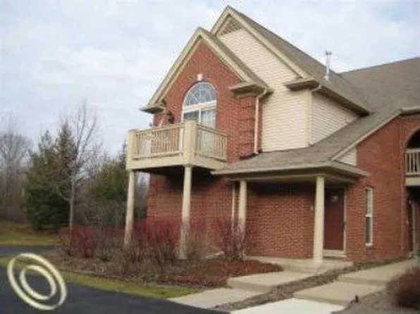 28305 Carlton Way Dr #1, Novi, MI 48377