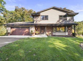 N41W27372 Patricia Ln, Pewaukee, WI 53072