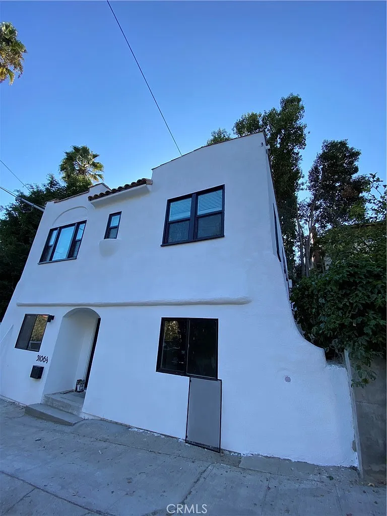 2 bed, 1250 sqft, $4,399 — Photo 1