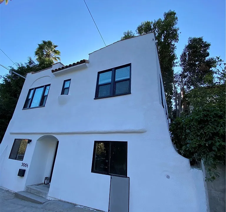 3106 W Berkeley Ave