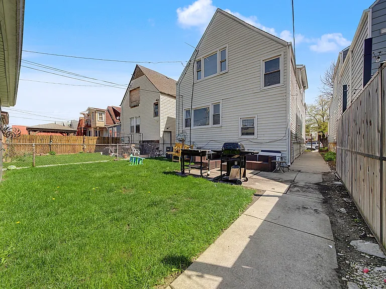 2206 N Kostner Ave #B — Photo 11