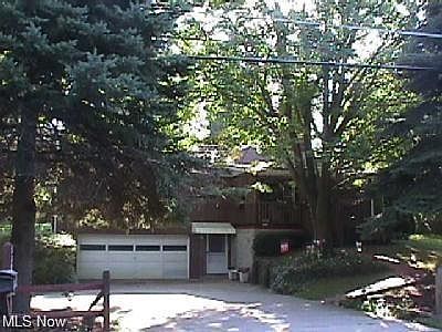 2nd image of 535 Ewart Rd