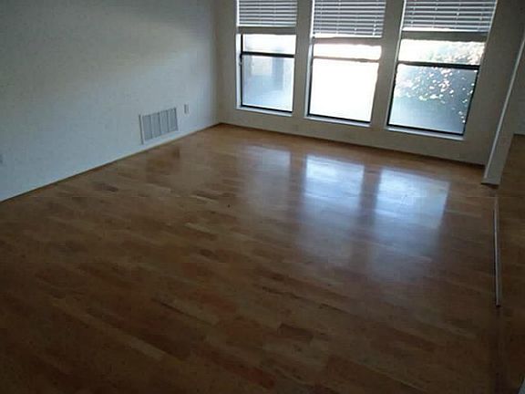 3rd image of 15419 Cypress Hills Dr