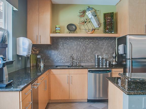 5th image of 3000 Vanderbilt Pl APT 127