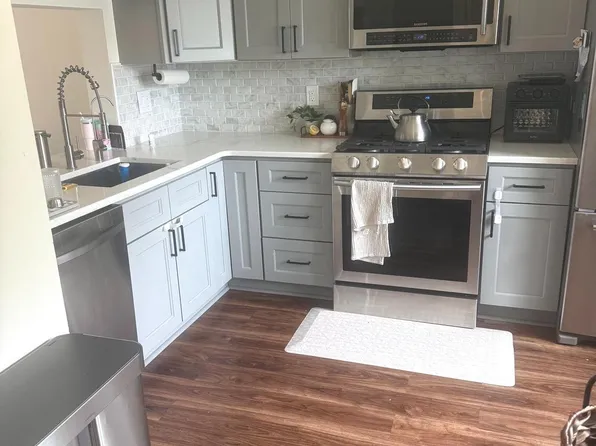 703 Stillhouse Ln, Marlton, NJ 08053