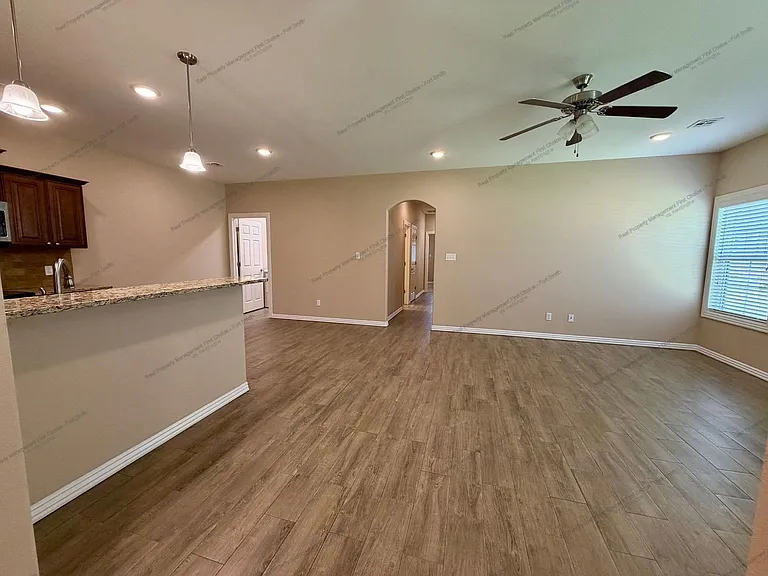 9724 Haven Blvd — Photo 3