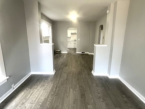 5th image of 704 W 18th St #1