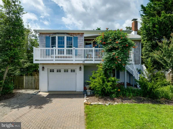 16 W 8th St, Barnegat Light, NJ 08006