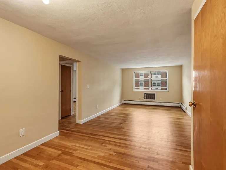 15 Commonwealth Ct #10 — Photo 8