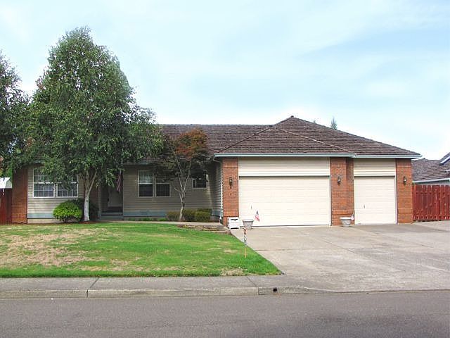 Desirable neighborhood, very pleasing 1 level home
