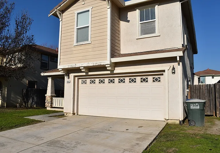 455 Beckman Way — Photo 2