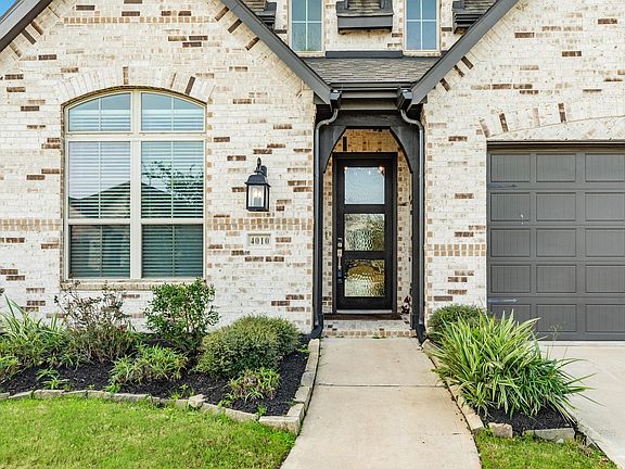 2nd image of 4010 Shackleton Ct