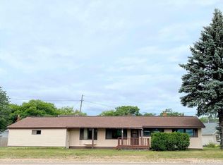 911 Maple St, Negaunee, MI 49866
