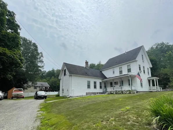 11 Moulton Street, Raymond, NH 03077