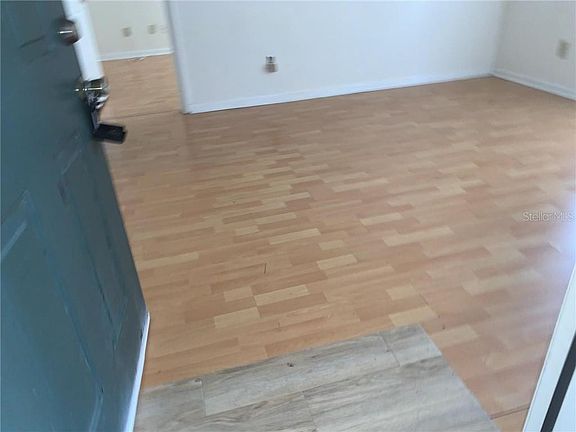 3rd image of 4225 Thornbriar Ln APT 107