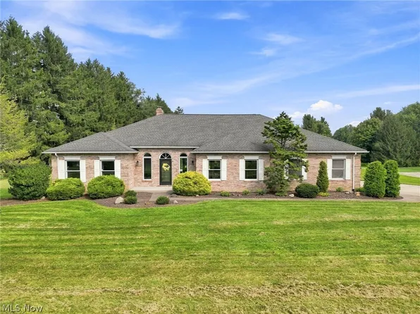 812 S Prospect Ave, Hartville, OH 44632