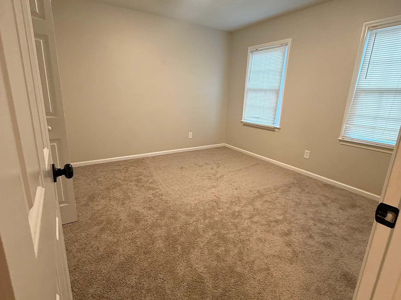 3 bed, 1684 sqft, $700 — Photo 3