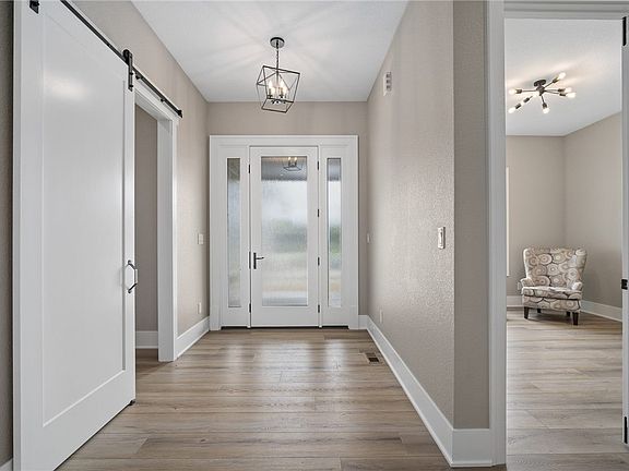 5th image of 1021 Timber Valley Dr