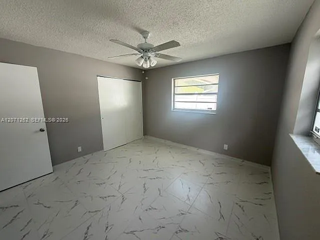 2571 NW 5th St — Photo 15