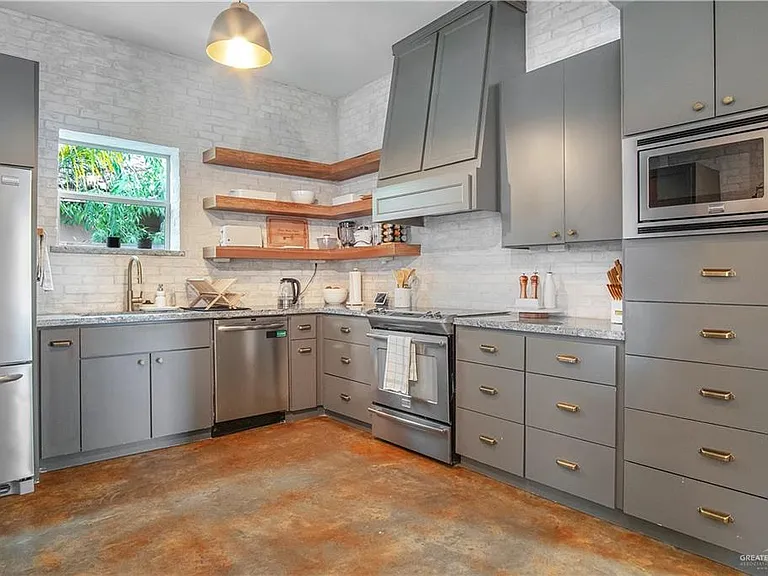 1824 Harvard Ave — Photo 9