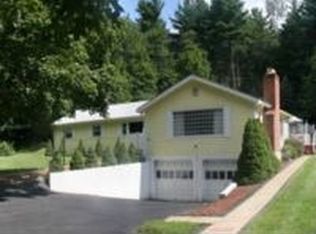 568 Chaffeeville Rd, Mansfield, CT 06268