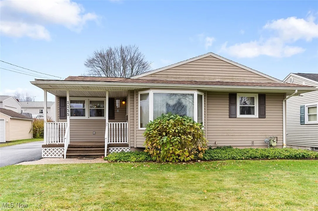 1155 Fairchild Dr photo 1