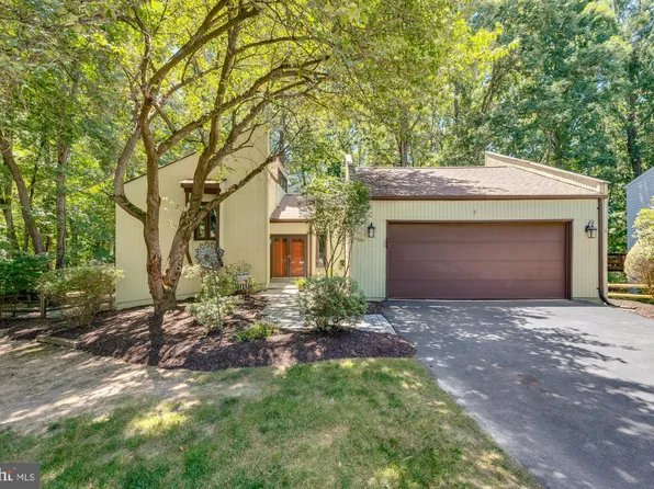 2479 Freetown Dr, Reston, VA 20191