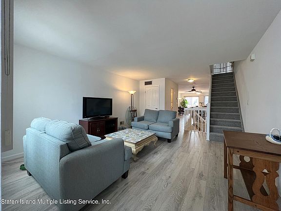 3rd image of 48 Brook Ave