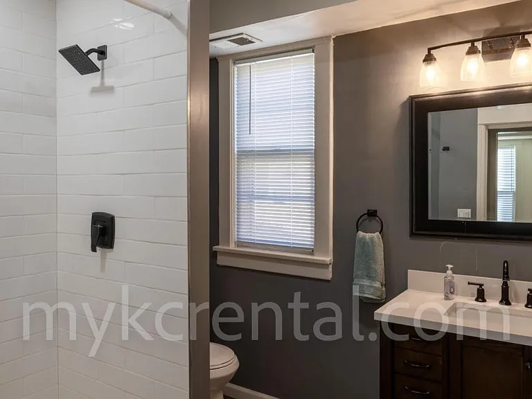 4306 Fisher St — Photo 9
