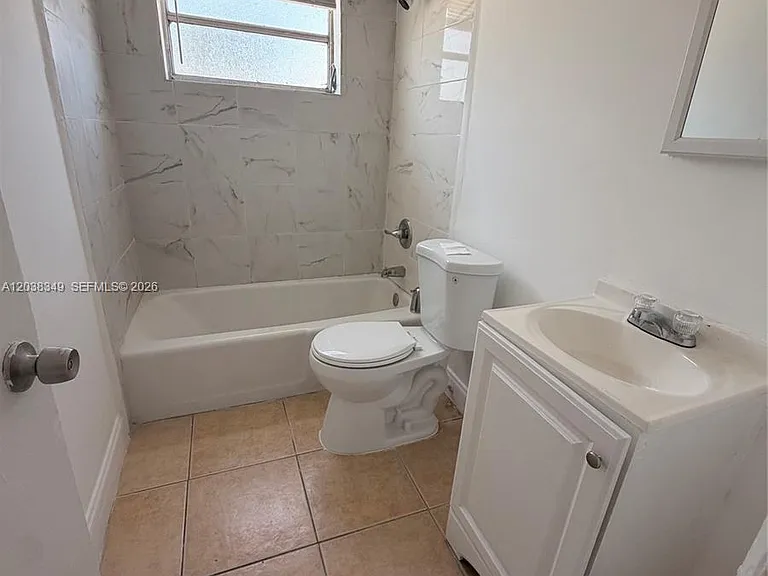 8450 NE Miami Ct #4 — Photo 3