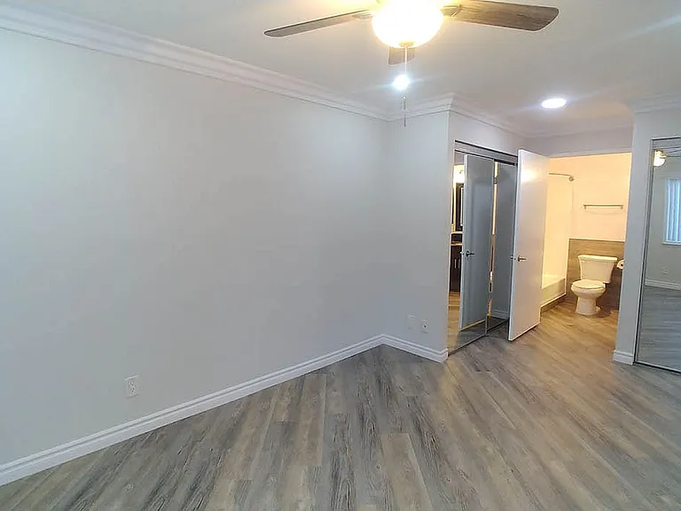 Villa De Adel Apts — Photo 61