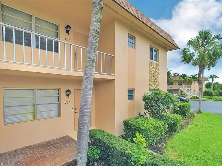 729 Palm View Dr #D4 — Photo 2