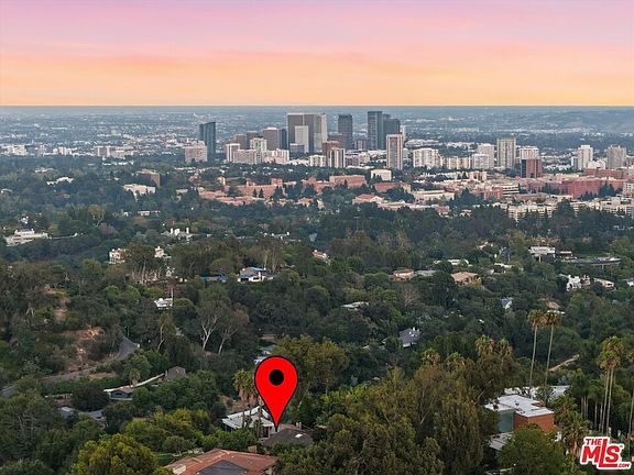 5th image of 860 Linda Flora Dr