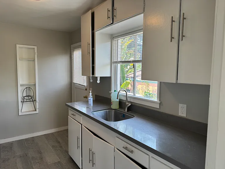 2116 California St #B — Photo 13