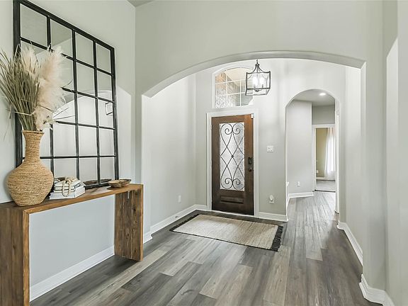 4th image of 13043 Avery Ridge Ln