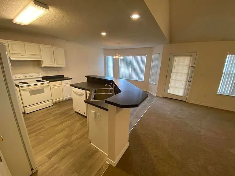 6728 Leisure St — Photo 10